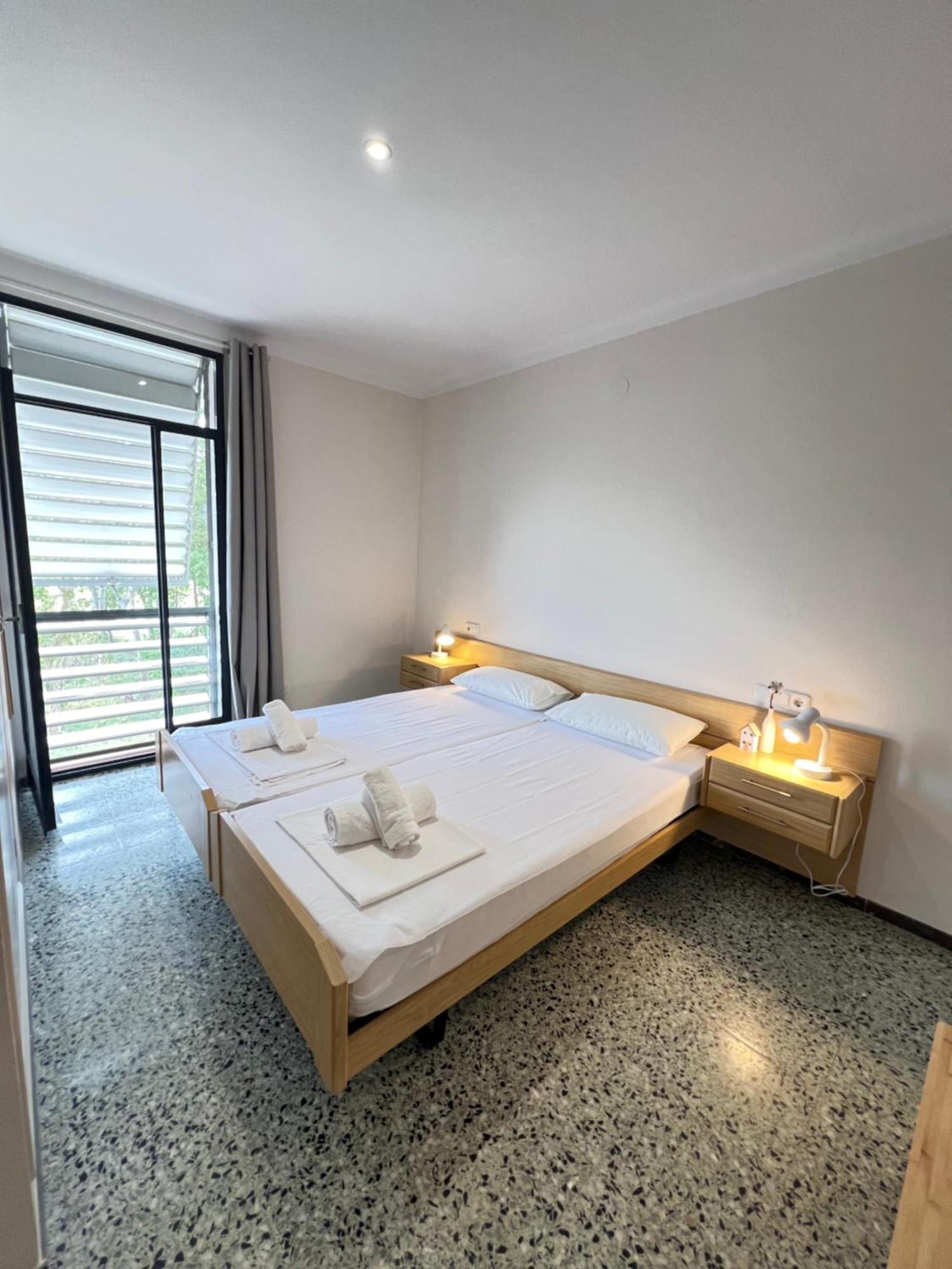 3 Room Apartment, 500M To Beach, Swimming Pool, Nice Terrace โรเซส ภายนอก รูปภาพ