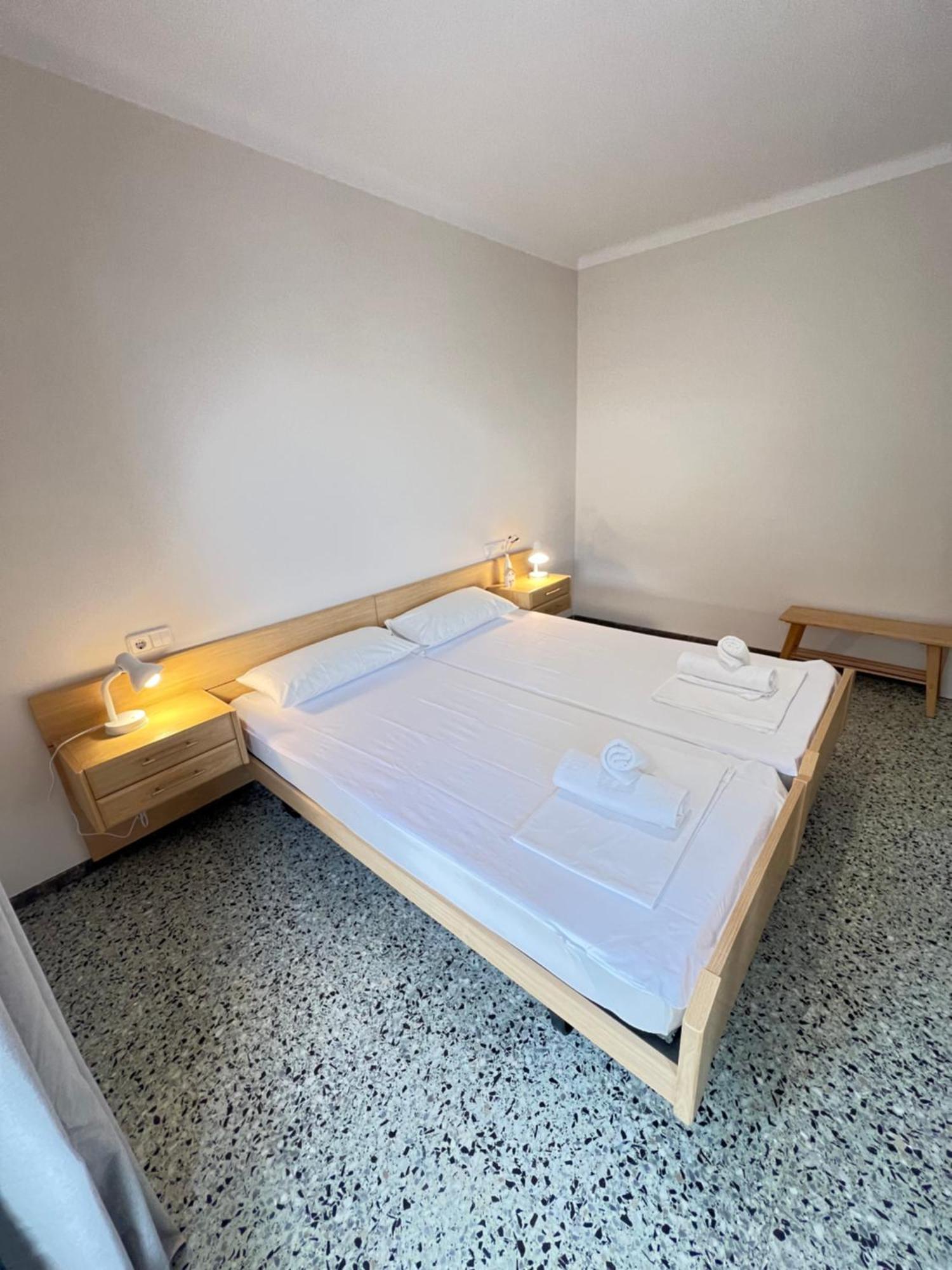 3 Room Apartment, 500M To Beach, Swimming Pool, Nice Terrace โรเซส ภายนอก รูปภาพ