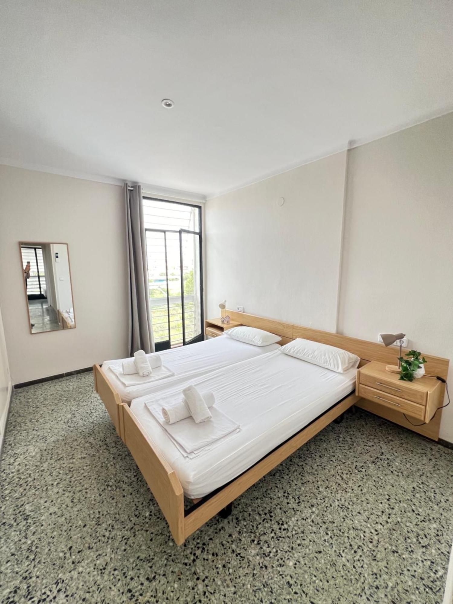 3 Room Apartment, 500M To Beach, Swimming Pool, Nice Terrace โรเซส ภายนอก รูปภาพ